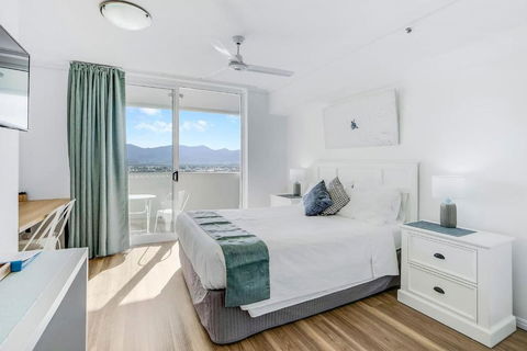 Cairns Central Getaway - A Sleek City Studio - Kingaroy Accommodation 0