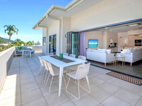 Cairns North 4-Bed With Outdoor Dining & Pool - Kingaroy Accommodation 3