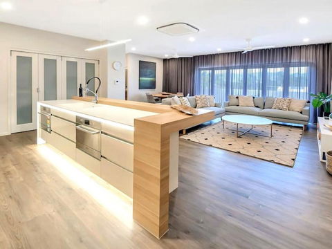 Cairns North 4-Bed With Outdoor Dining & Pool - Kingaroy Accommodation 2