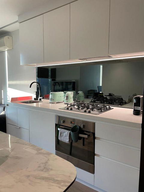 C&S Stay- Melbourne CBD - Kingaroy Accommodation 3