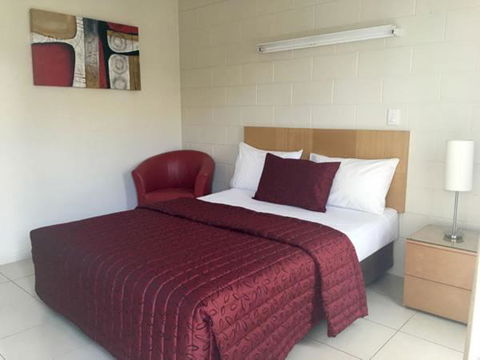 Collinsville Motel - Kingaroy Accommodation 4