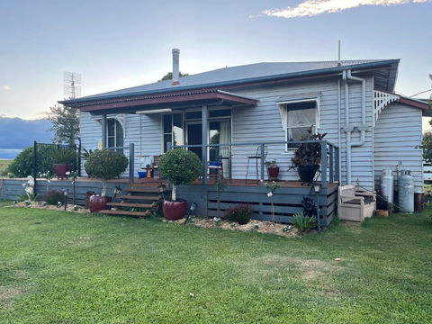 Country Charm On Acreage - Kingaroy Accommodation 4
