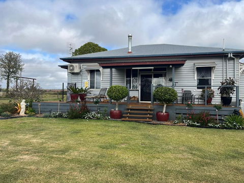 Country Charm On Acreage - Kingaroy Accommodation 2