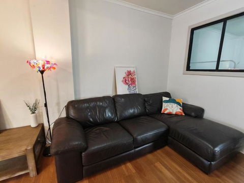 Cozy Stays - 15 Mins To Airport & Gateway To NSW - Kingaroy Accommodation 1