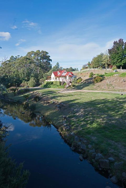 CRABTREE RIVERFRONT COTTAGES Beautiful Peaceful Location RELAX & ENJOY - Kingaroy Accommodation 0