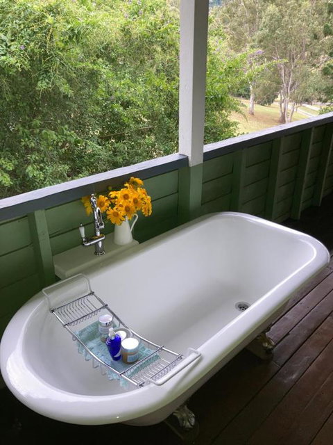 Dayboro - Blue Ridge Lavender Cottage - Kingaroy Accommodation 1