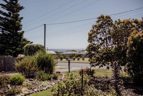 Deja Blue - Beach Shack Paradise - Kingaroy Accommodation 1