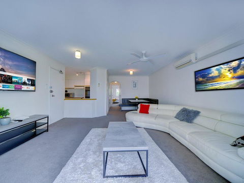 2BR Aloha Lane Main Beach Apartment - Kingaroy Accommodation 0