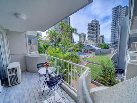 2BR Aloha Lane Main Beach Apartment - Kingaroy Accommodation 2