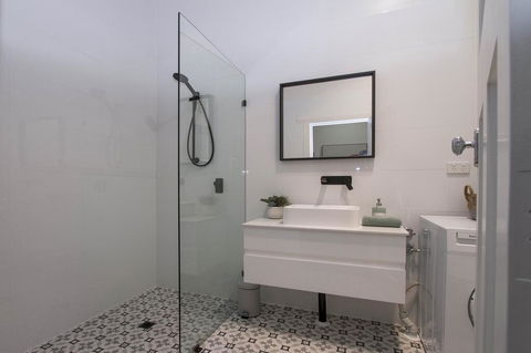 2BR Cottage With Parking Close To Adelaide CBD - Kingaroy Accommodation 3