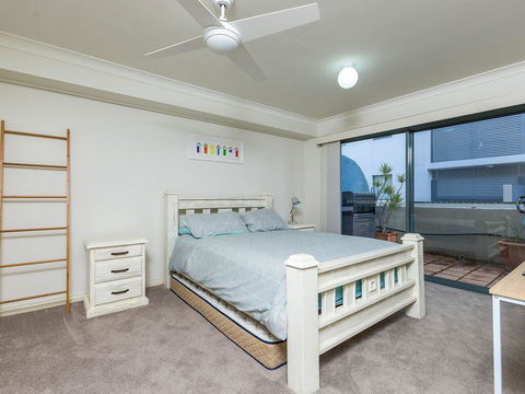 3 'Peninsula Waters', 2-4 Soldiers Point Rd - Beautiful Air Conditioned Unit With Pool, Lift & WIFI - Kingaroy Accommodation 0