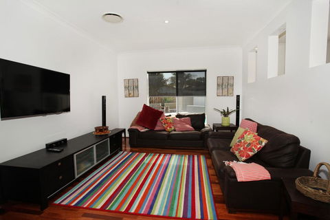 3 Bauhinia Crescent Marcoola - PET FRIENDLY, LINEN SUPPLIED, 500 BOND - Kingaroy Accommodation 3