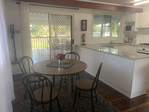 3 Bedroom Apartment - Kingaroy Accommodation 2