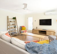 3 Bedroom Apartment Minutes from Main Beach - Kingaroy Accommodation