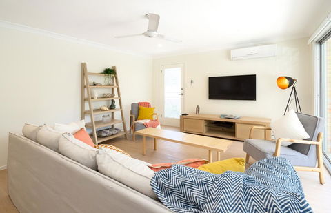 3 Bedroom Apartment Minutes From Main Beach - Kingaroy Accommodation 0