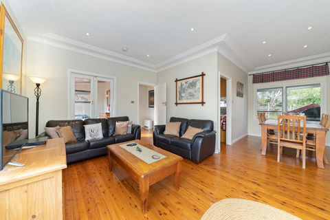 3 Sisters Blue Mountains Cottage - Kingaroy Accommodation 1