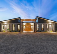 3 WISE MONKEYS MANSFIELD - Kingaroy Accommodation