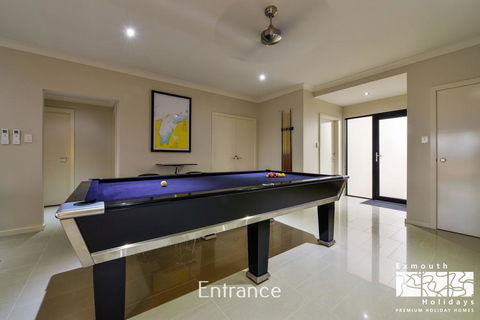 33 Inggarda Lane - PRIVATE JETTY & SPA - Kingaroy Accommodation 2