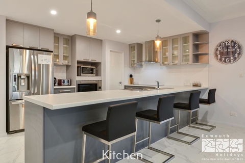 34 Madaffari Drive - Pool - Kingaroy Accommodation 3