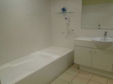 349 'Oaks Pacific Blue' 265 Sandy Point Road - Fantastic Pool - Kingaroy Accommodation 2
