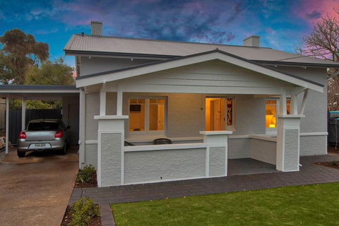 3BR Cottage With Parking Close To Adelaide CBD - Kingaroy Accommodation 1