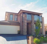 4 Bed 2 And A Half Bath Luxury Villa in Point Cook - Kingaroy Accommodation