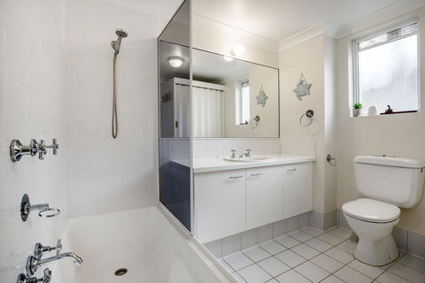 4 Cote D Azur 6 Douglas Street - Kingaroy Accommodation 2