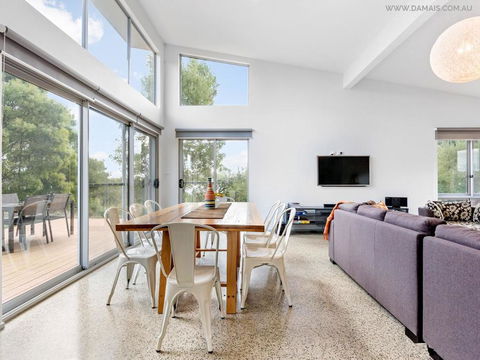 4 King Or 8 Single Beds WiFi, Netflix, Pet Friendly - Kingaroy Accommodation 3