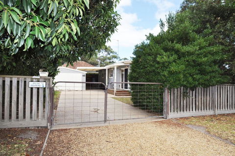 45 HALFORD - PET FRIENDLY - Kingaroy Accommodation 0