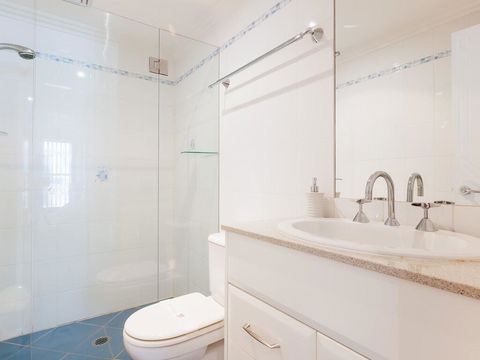 5 'The Outlook', 4 Ocean Parade - Overlooking Boat Harbour Beach And Ducted Air Conditioning - Kingaroy Accommodation 2