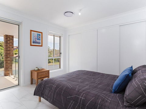 5 Bent Street - Huge House With Foxtel & Aircon - Kingaroy Accommodation 3