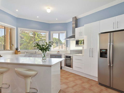 5 Thompson Place Nelson Bay - Spacious Duplex Walking Distance To Nelson Bay CBD And Dutchies - Kingaroy Accommodation 3