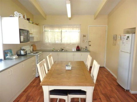 6 Normandy St - Charm At The Inlet - Kingaroy Accommodation 3