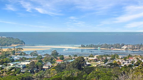 91 Berrambool Drive - Kingaroy Accommodation 0