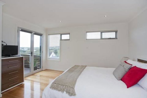 A Beautiful Beach House Torquay - Kingaroy Accommodation 2