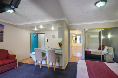 AAA Airport Albion Manor Apartments And Motel - Kingaroy Accommodation 2