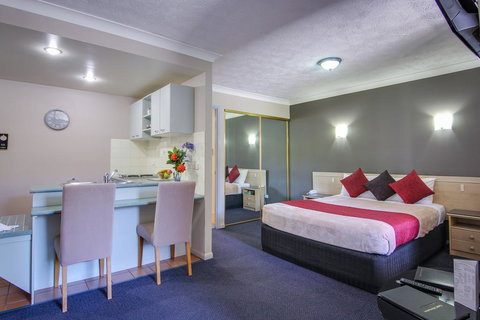 AAA Airport Albion Manor Apartments And Motel - Kingaroy Accommodation 0