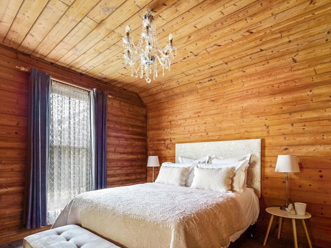 Abrahams On Bank - Kingaroy Accommodation 3