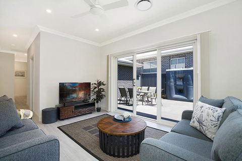 Accommodation Hunter - Adams Street Maitland - Kingaroy Accommodation 1