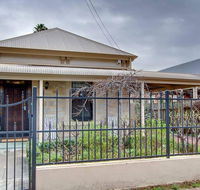 Adelaide close CBD Large Private Studio Apartment in St Peters - Kingaroy Accommodation