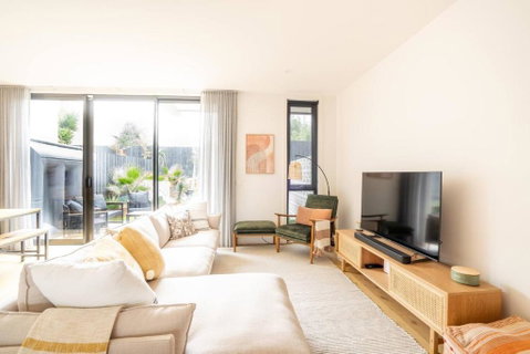 Discover An Idyllic Boho Style Retreat In Geelong - Kingaroy Accommodation 1