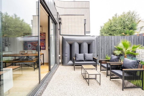 Discover An Idyllic Boho Style Retreat In Geelong - Kingaroy Accommodation 2