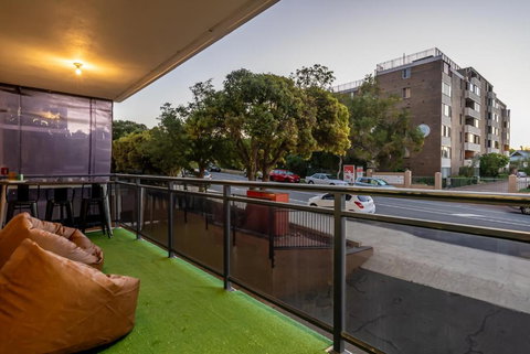 EAST4 - Vintage Vibes East Freo 2B 1BA - Kingaroy Accommodation 3