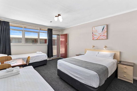 Econo Lodge Port Augusta - Kingaroy Accommodation 1
