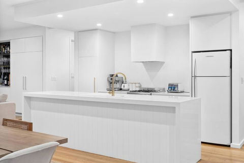 Elevated Coastal Retreat - Kingaroy Accommodation 2