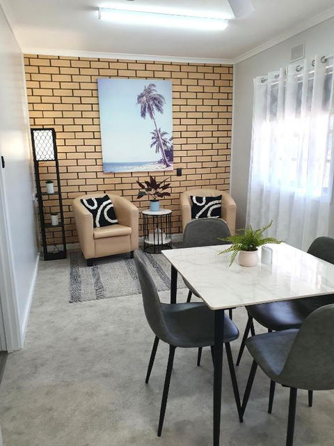 Elliston Apartments - Kingaroy Accommodation 3