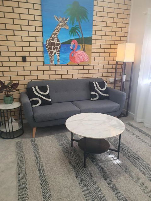 Elliston Apartments - Kingaroy Accommodation 2