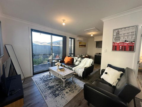 Entire 2br, Hideaway - Kingaroy Accommodation 3
