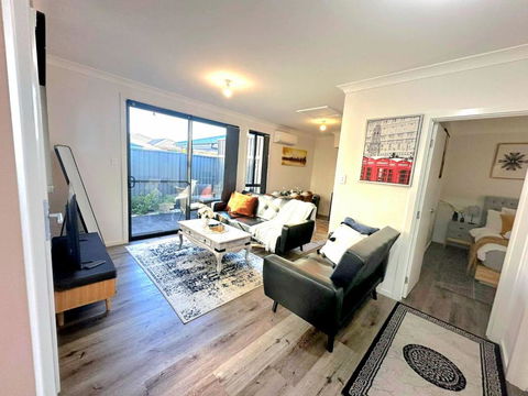 Entire 2br, Hideaway - Kingaroy Accommodation 0