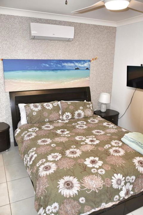 Entire Family Home With Private Pool - Kingaroy Accommodation 4